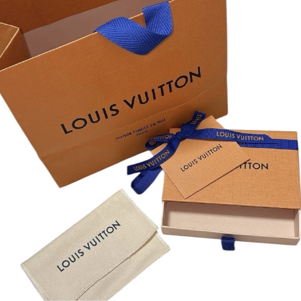 ✨ Louis Vuitton Gift Set — Box, Ribbon, Shopping Bag, & Dust Cloth ✨